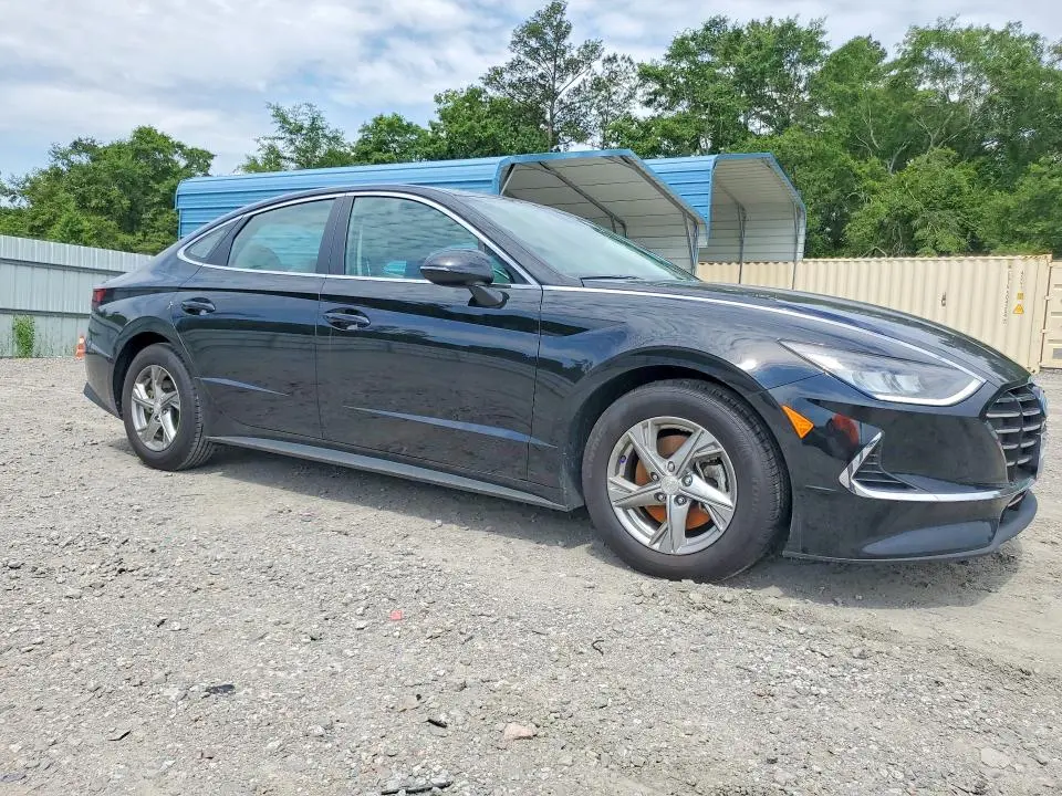 2023 HYUNDAI SONATA SE  