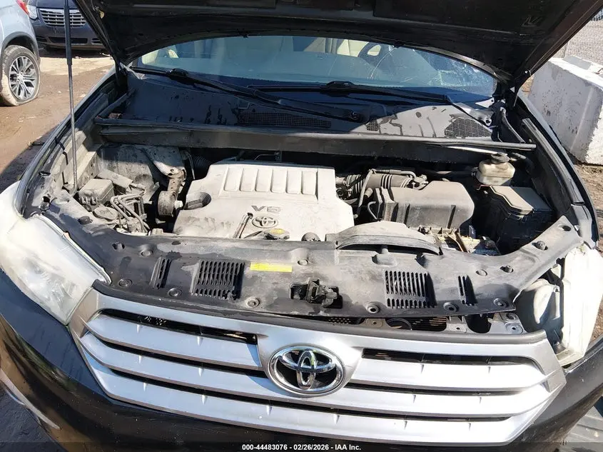 2013 TOYOTA HIGHLANDER BASE PLUS V6