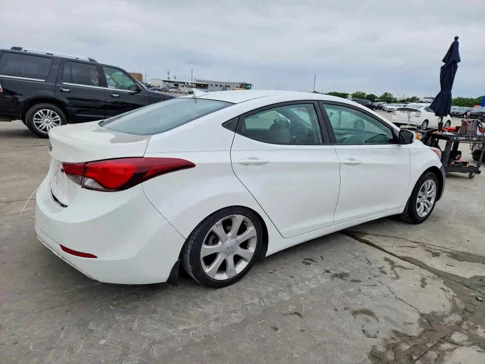 2014 HYUNDAI ELANTRA SE  
