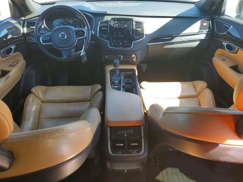 2018 VOLVO XC90 T6  