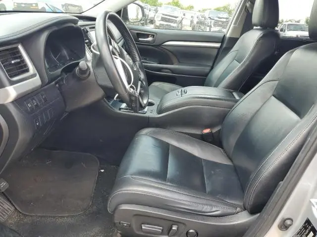 2019 TOYOTA HIGHLANDER SE  