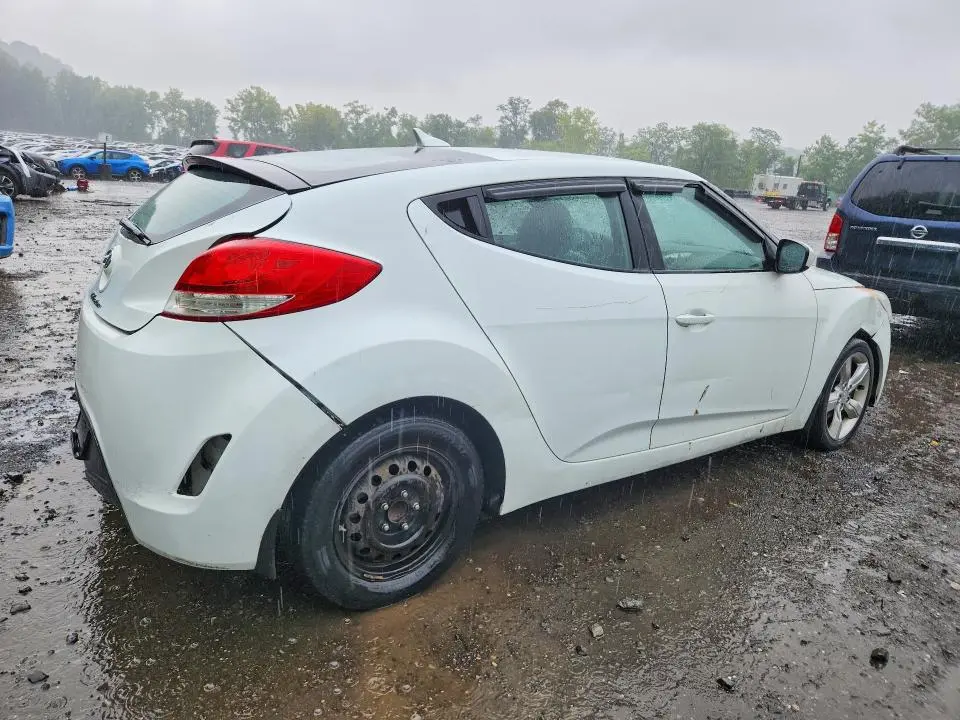 2013 HYUNDAI VELOSTER BASE  