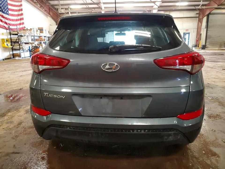 2017 HYUNDAI TUCSON SE  