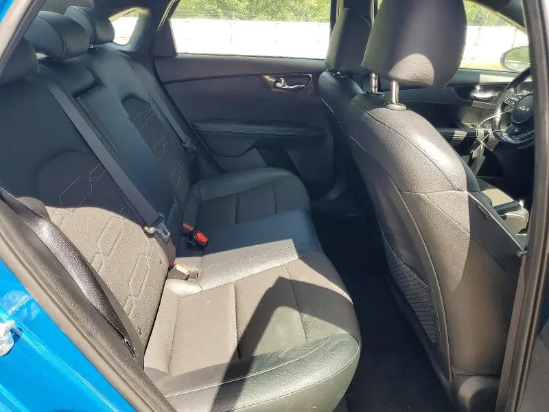 2023 KIA FORTE GT LINE  