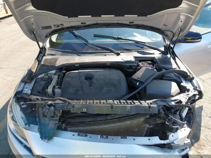 2017 VOLVO V60 CROSS COUNTRY T5