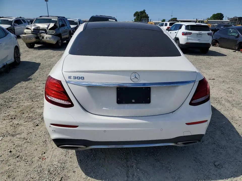 2018 MERCEDES-BENZ E 300  