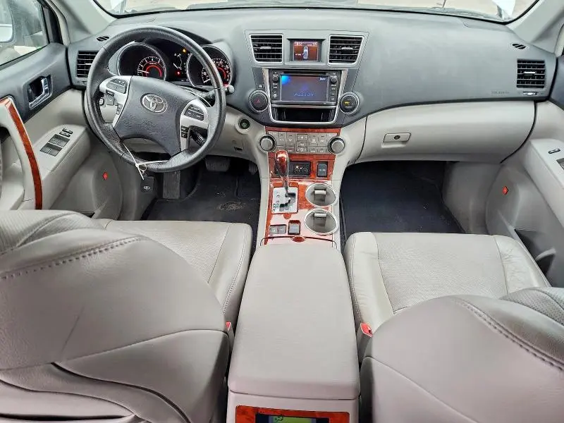 2013 TOYOTA HIGHLANDER LIMITED  