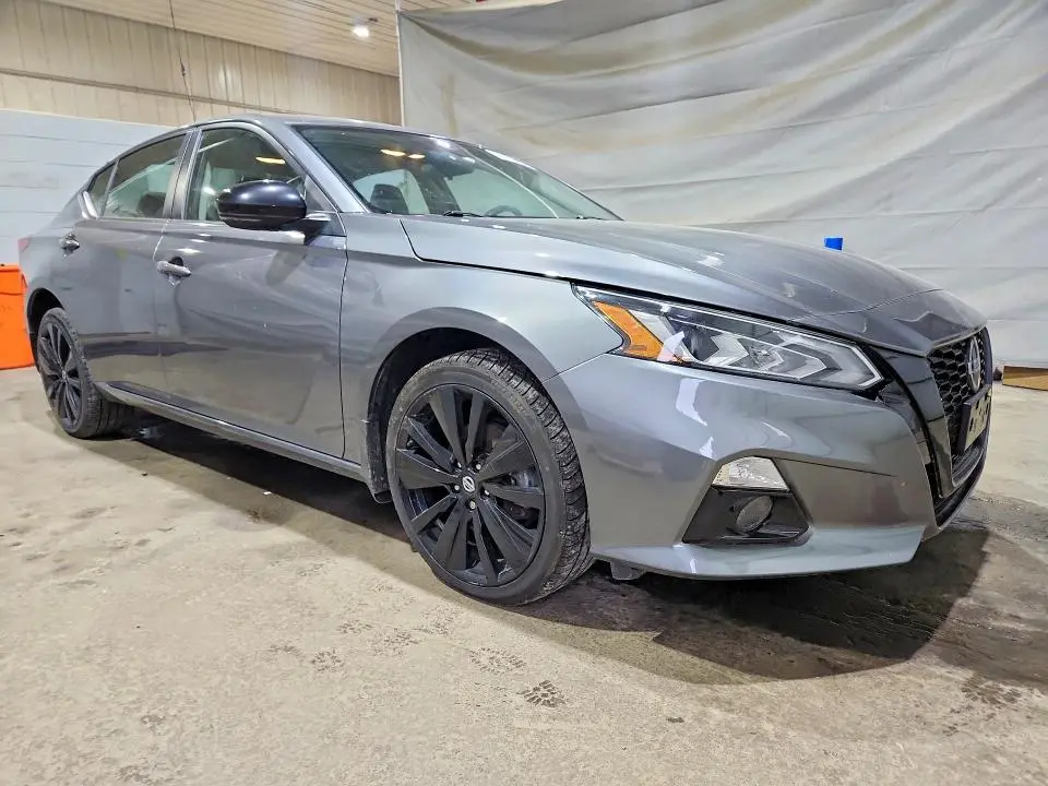 2022 NISSAN ALTIMA SR  