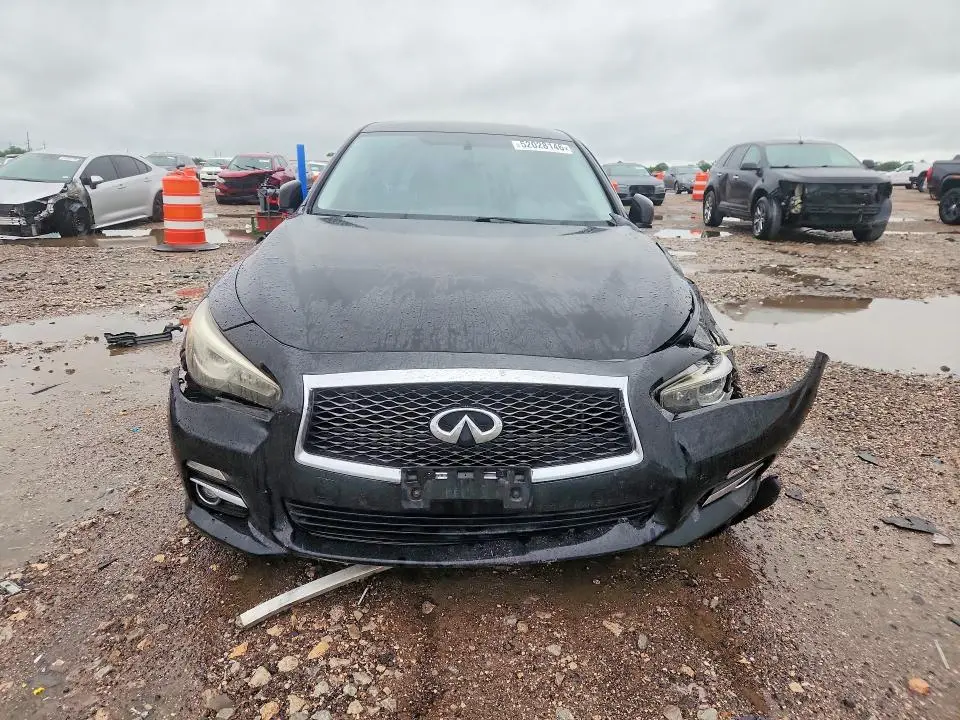 2015 INFINITI Q50   