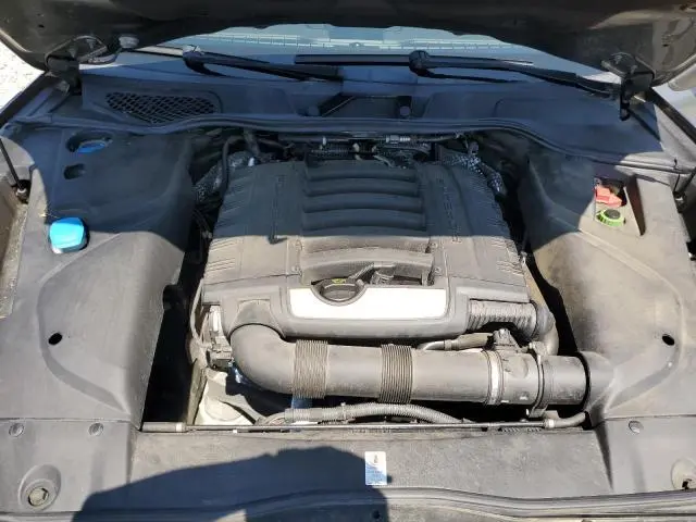 2017 PORSCHE CAYENNE   