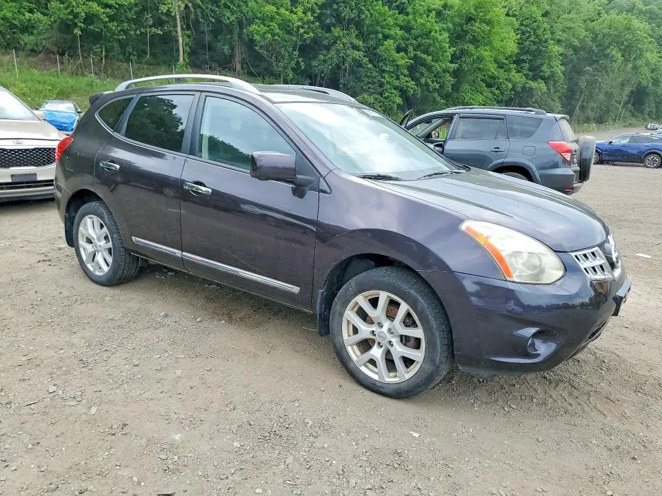 2013 NISSAN ROGUE S  