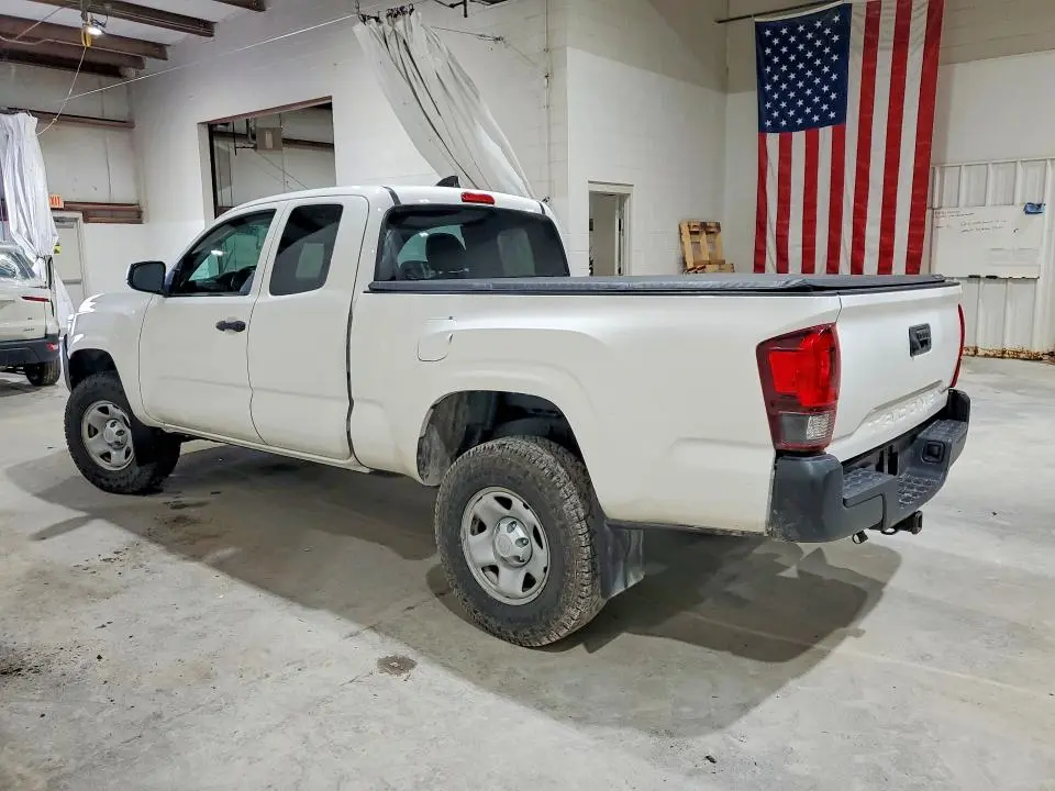 2022 TOYOTA TACOMA SR  