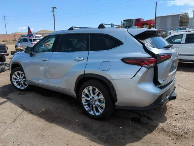2025 TOYOTA HIGHLANDER LE  