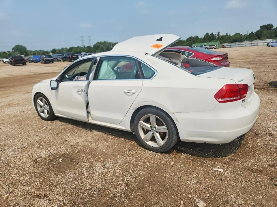 2014 VOLKSWAGEN PASSAT SE  