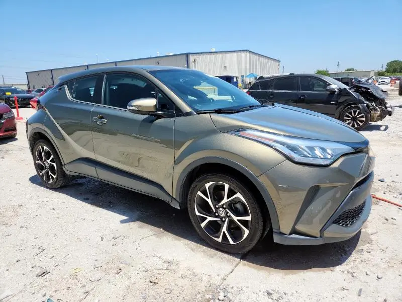 2021 TOYOTA C-HR XLE  