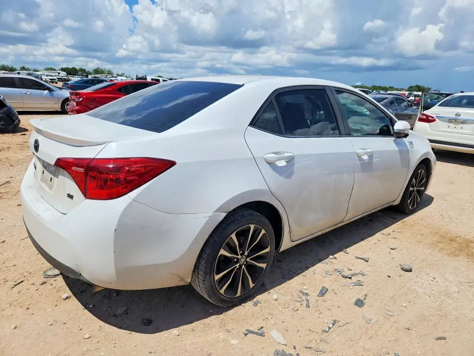 2018 TOYOTA COROLLA SE  