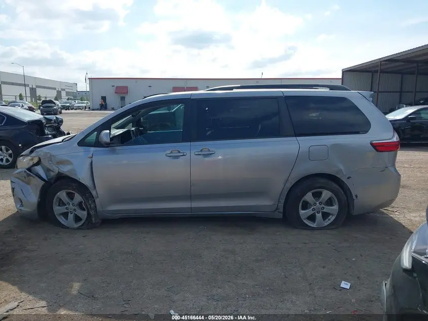 2017 TOYOTA SIENNA LE 8 PASSENGER