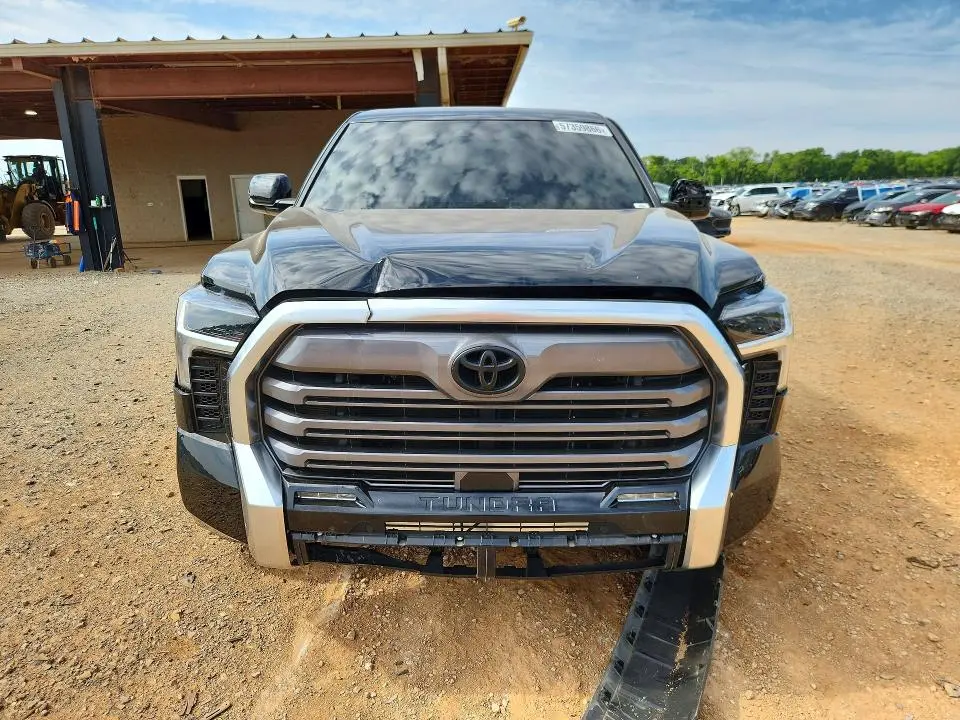 2024 TOYOTA TUNDRA CREWMAX LIMITED  
