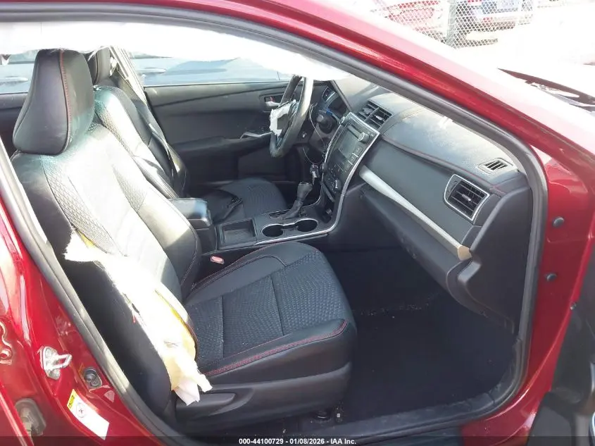 2015 TOYOTA CAMRY SE