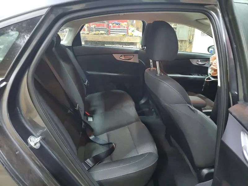 2024 KIA FORTE LX  
