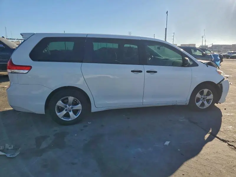 2014 TOYOTA SIENNA   