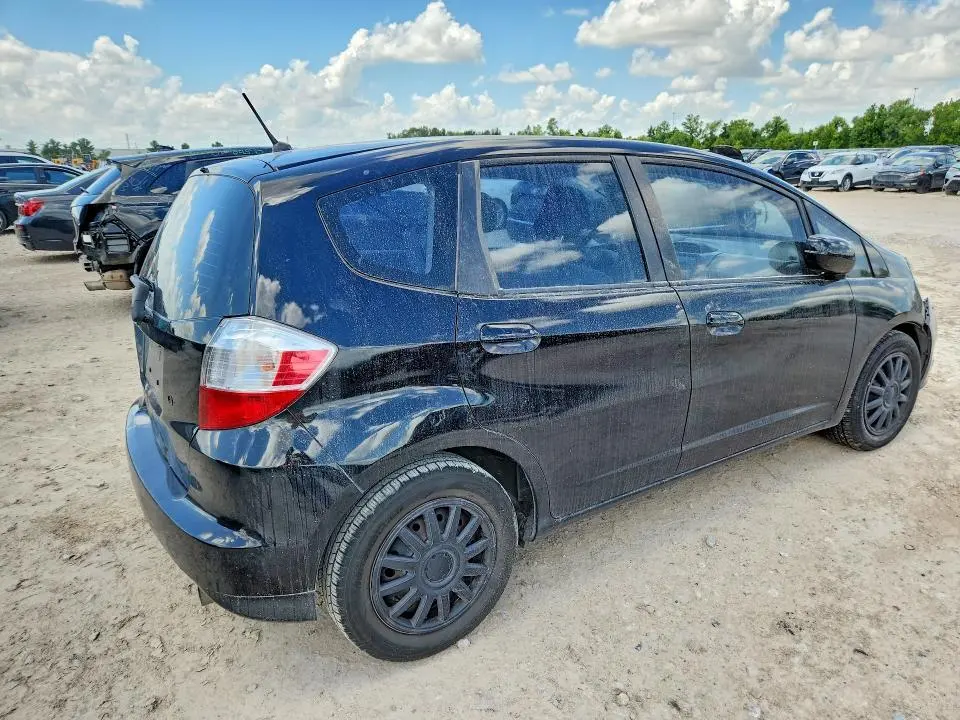 2010 HONDA FIT   
