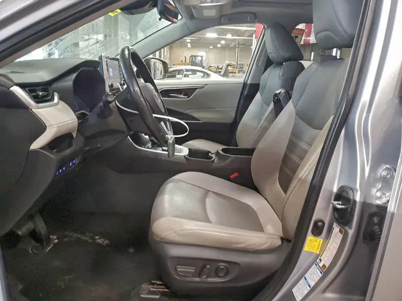 2022 TOYOTA RAV4 XLE PREMIUM  