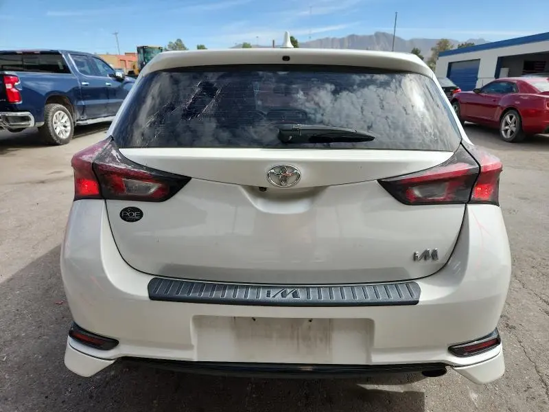 2018 TOYOTA COROLLA IM   