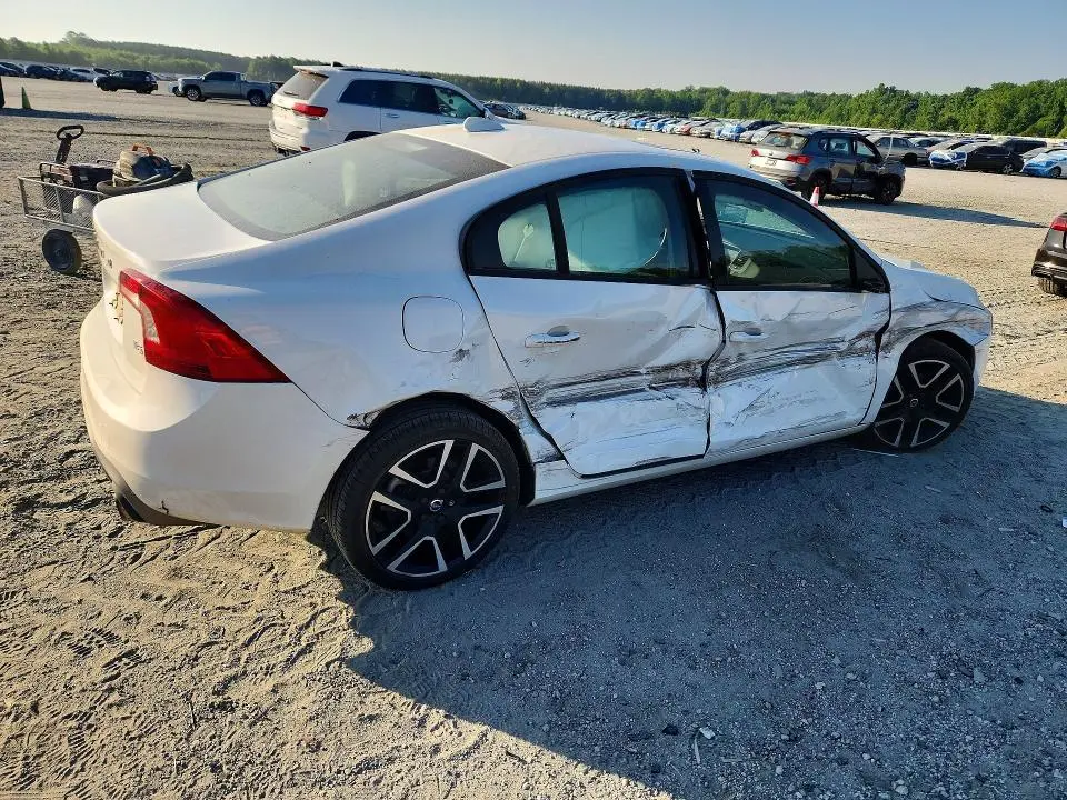 2017 VOLVO S60   