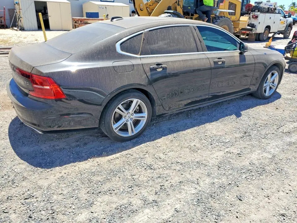 2019 VOLVO S90   