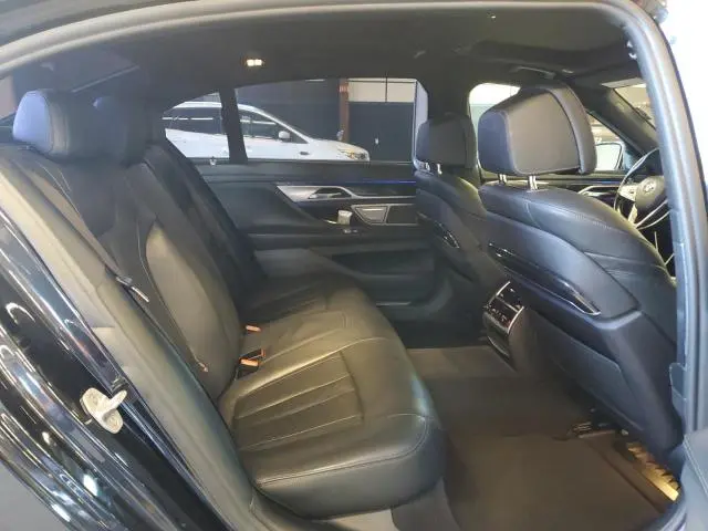 2019 BMW 740 XI  