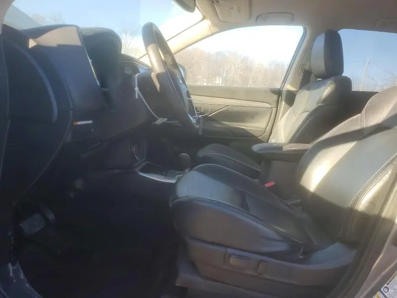 2019 MITSUBISHI OUTLANDER SE  