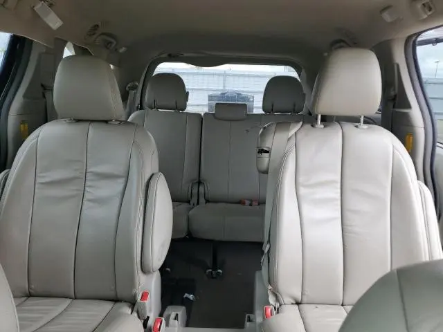 2014 TOYOTA SIENNA XLE  