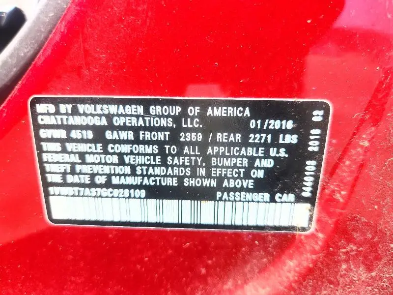 2016 VOLKSWAGEN PASSAT SE  
