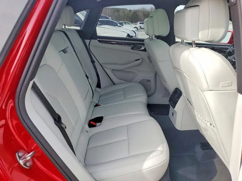 2022 PORSCHE MACAN S  