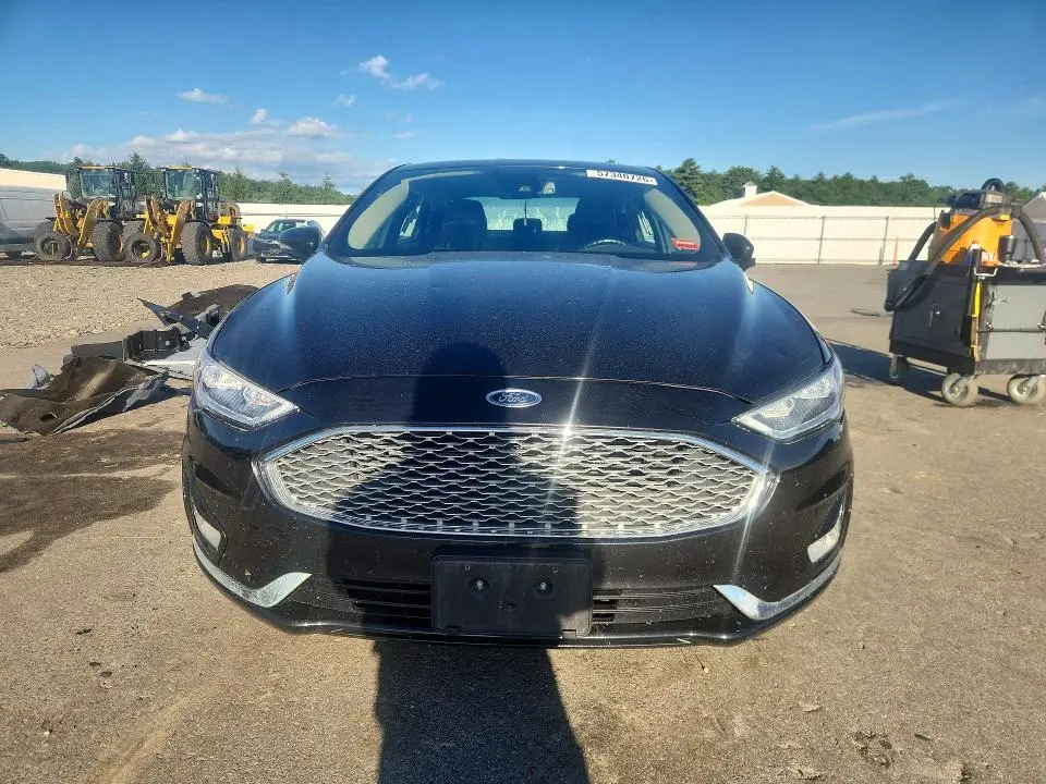2019 FORD FUSION TITANIUM  