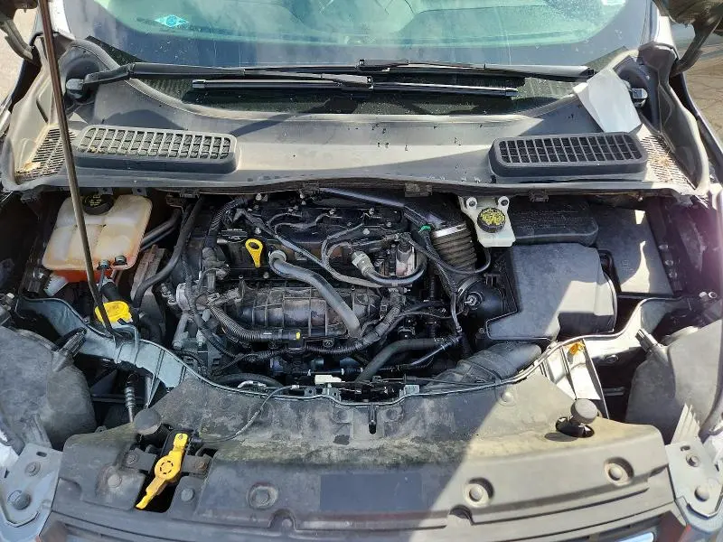 2015 FORD ESCAPE SE  