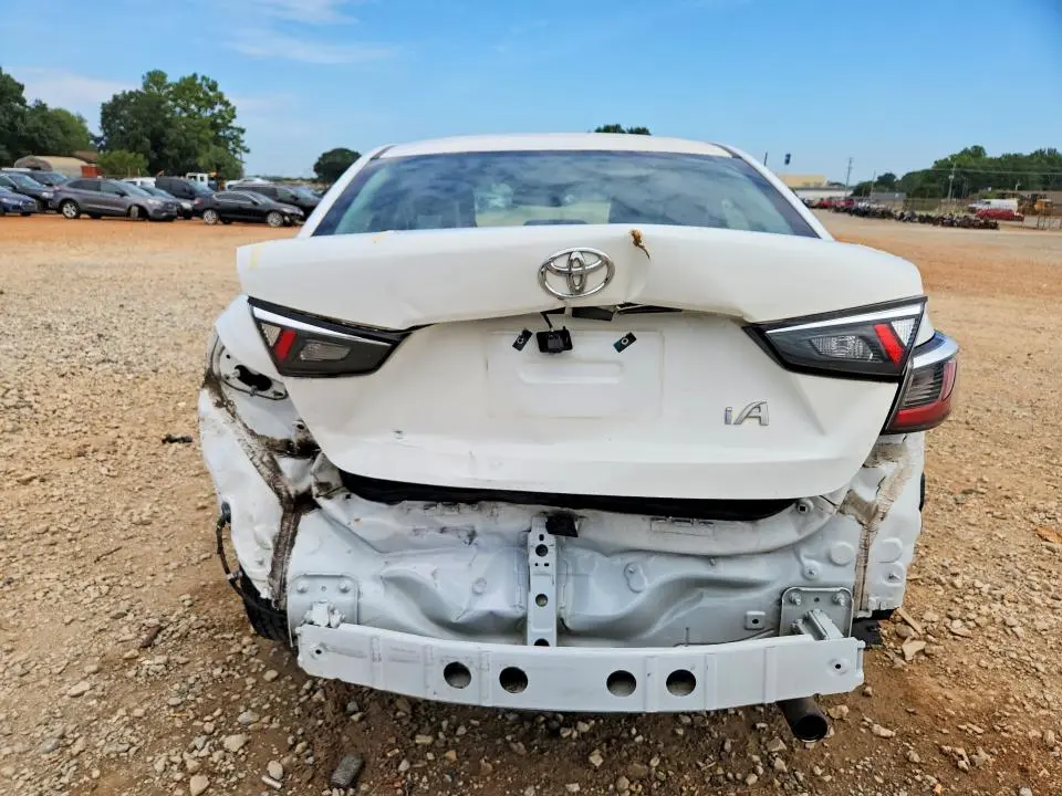 2017 TOYOTA YARIS IA BASE  