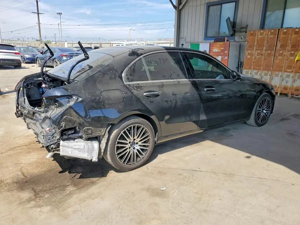 2024 MERCEDES-BENZ C 300  