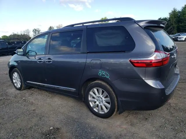 2017 TOYOTA SIENNA XLE
