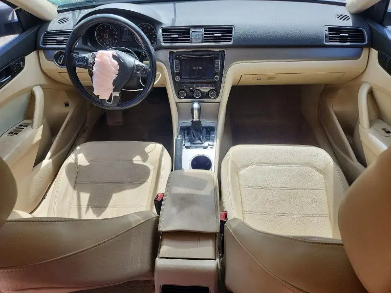 2015 VOLKSWAGEN PASSAT SE  