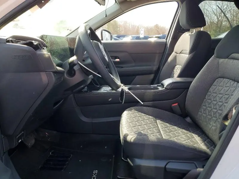 2025 NISSAN KICKS SV  