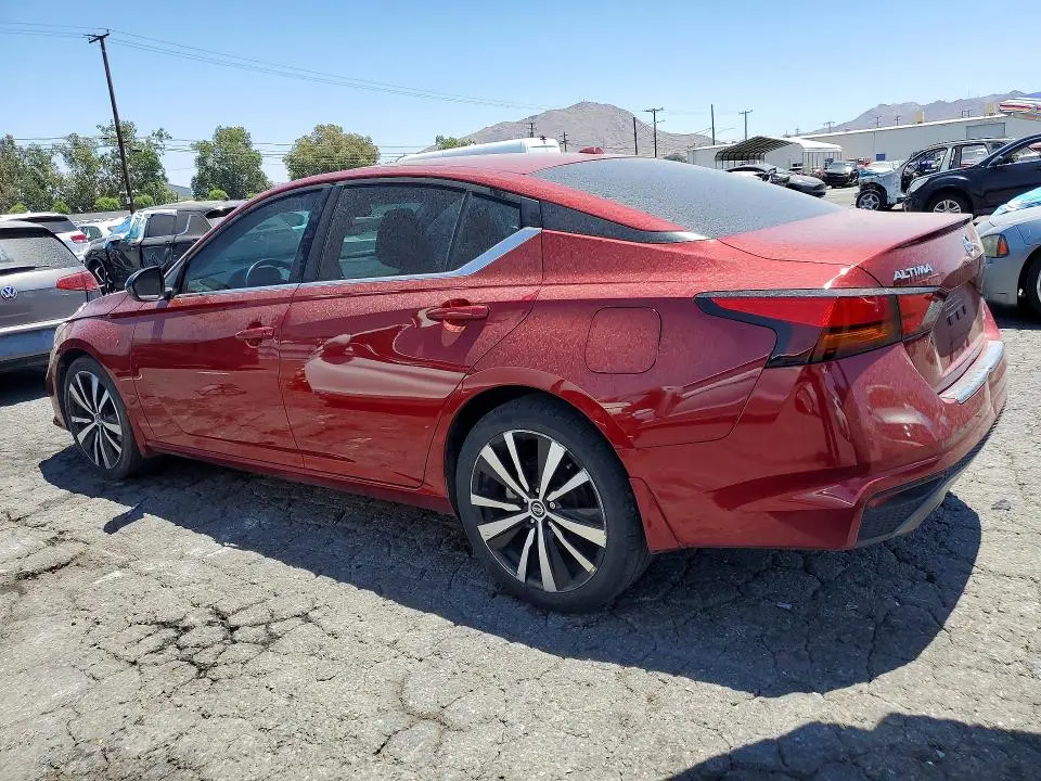 2022 NISSAN ALTIMA SR  