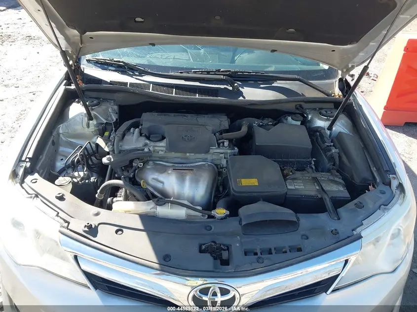 2014 TOYOTA CAMRY LE