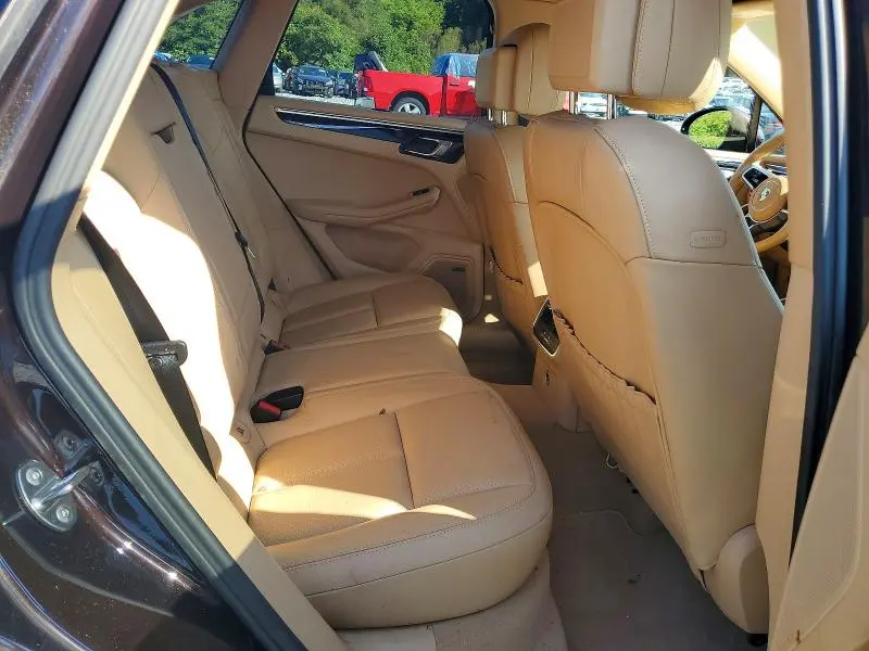 2016 PORSCHE MACAN S  