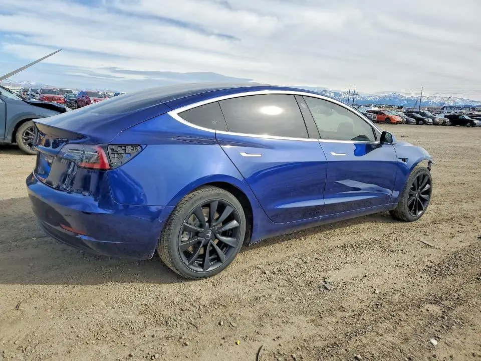 2018 TESLA MODEL 3   