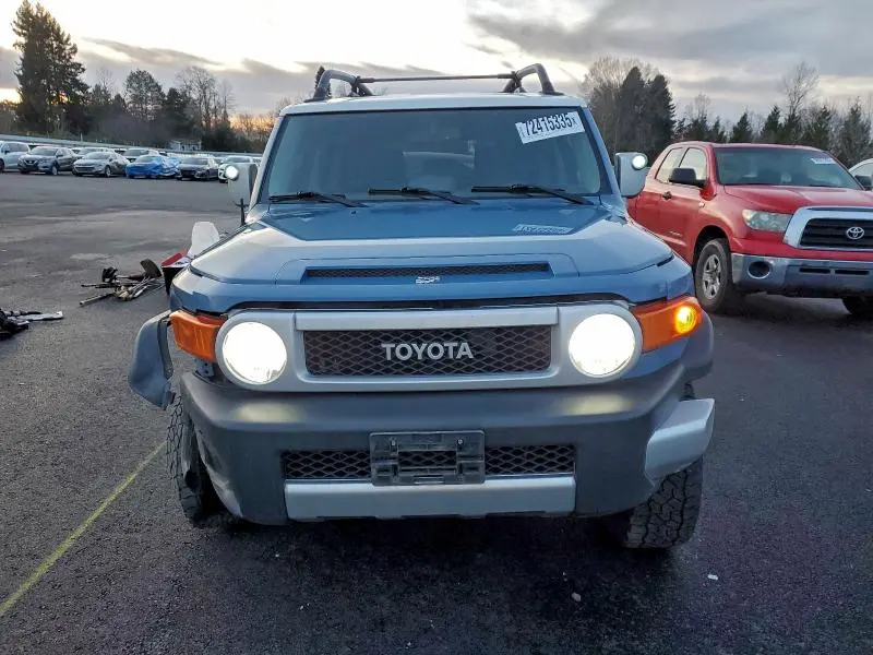 2011 TOYOTA FJ CRUISER   