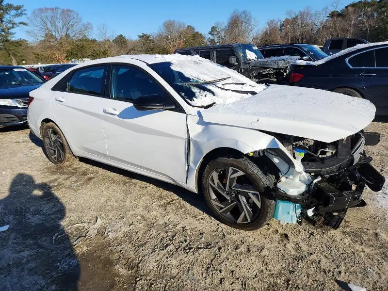 2025 HYUNDAI ELANTRA SEL SPORT  