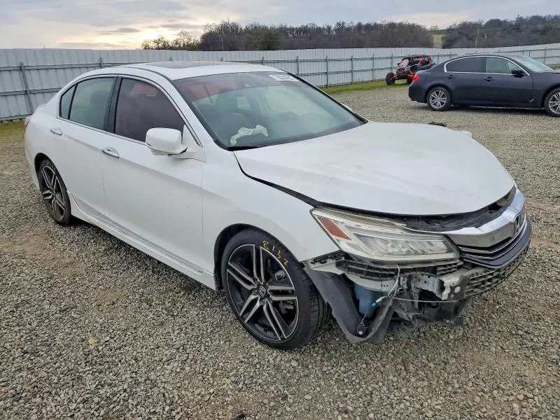 2017 HONDA ACCORD TOURING  