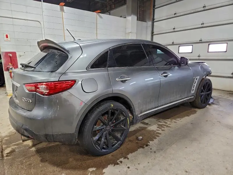 2017 INFINITI QX70   